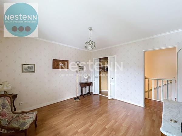 Appartement en duplex 2 boxes en sous sol au bord de la Loire .