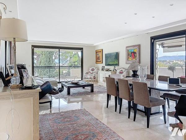 APPARTEMENT 4 PIECES RESIDENCE DE GRAND STANDING A CANNES OXFORD.
