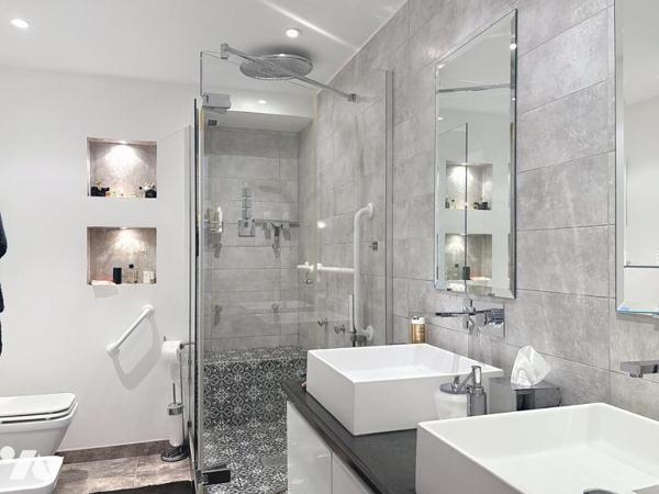 APPARTEMENT 4 PIECES RESIDENCE DE GRAND STANDING A CANNES OXFORD.