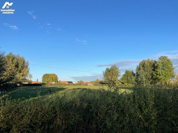 Terrain à bâtir à vendre à AIRE-SUR-LA-LYS dans le Pas-de-Calais (62).

Dans le hameau de HOU...