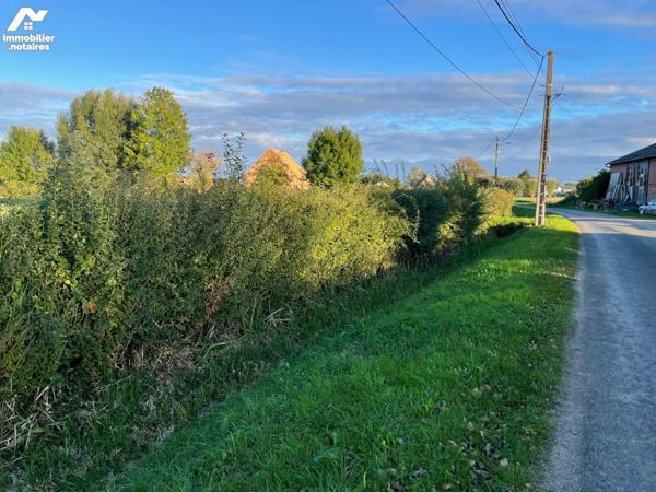 Terrain à bâtir à vendre à AIRE-SUR-LA-LYS dans le Pas-de-Calais (62).

Dans le hameau de HOU...