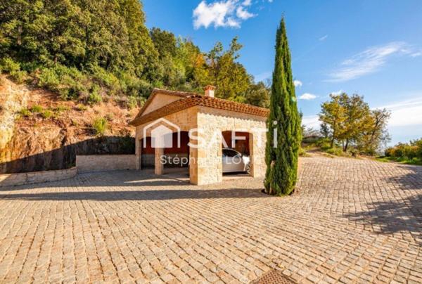 BATISSE PROVENCALE AVEC ROOFTOP ET PISCINE
