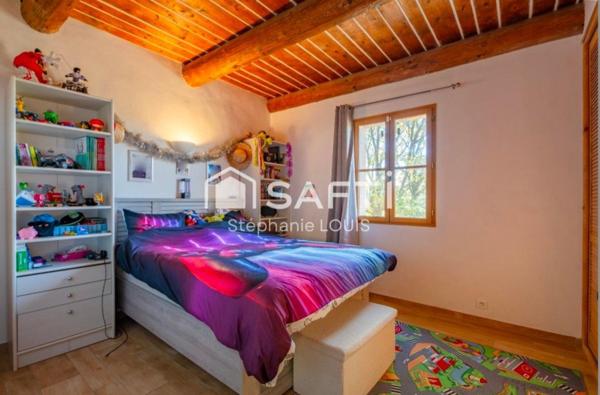 BATISSE PROVENCALE AVEC ROOFTOP ET PISCINE