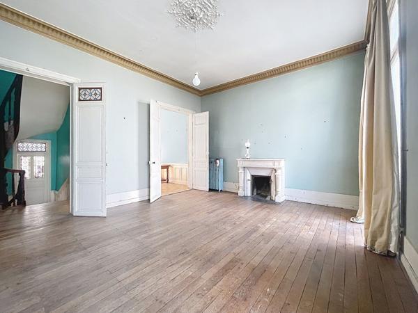 Maison Angers 9 pièce(s) 221 m²