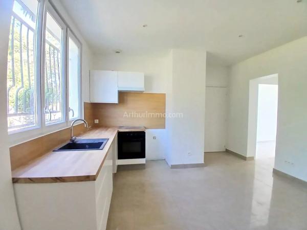 Vente                                                      Appartement
                        
                     3 pièces                      46 m2                     à Villeneuve-Saint-Georges