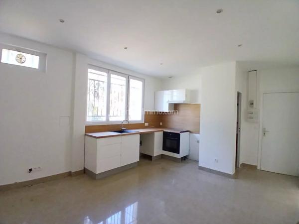 Vente                                                      Appartement
                        
                     3 pièces                      46 m2                     à Villeneuve-Saint-Georges