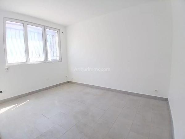 Vente                                                      Appartement
                        
                     3 pièces                      46 m2                     à Villeneuve-Saint-Georges