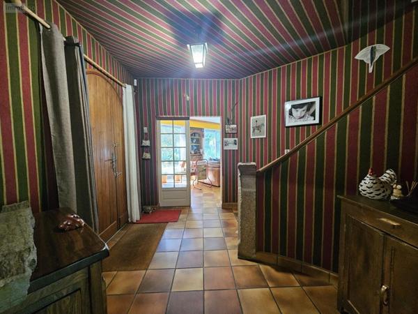 Maison individuelle à vendre à Bressuire dans les Deux-Sèvres (79300), ref : 79025- 299-79025