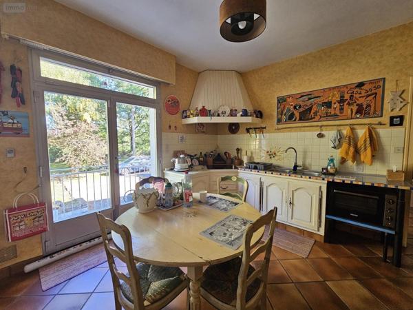 Maison individuelle à vendre à Bressuire dans les Deux-Sèvres (79300), ref : 79025- 299-79025