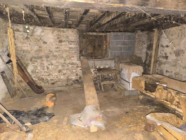 Ancienne maison de campagne entièrement à rénover