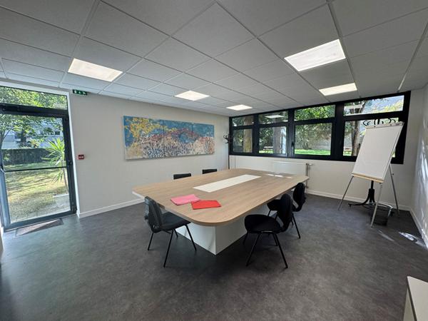 Centre Ville A Vendre Bureaux , Laval Centre Ville A Vendre Bureaux , Laval
