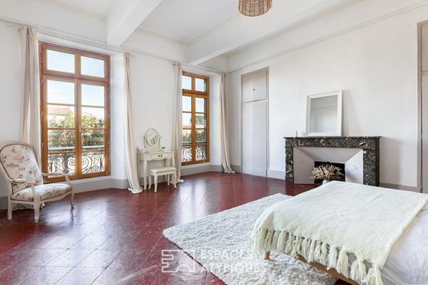 Maison d’exception, vues et terrasses en coeur de village