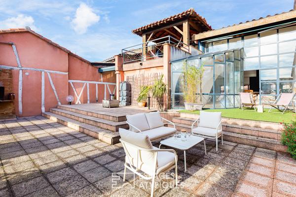 Maison d’exception, vues et terrasses en coeur de village