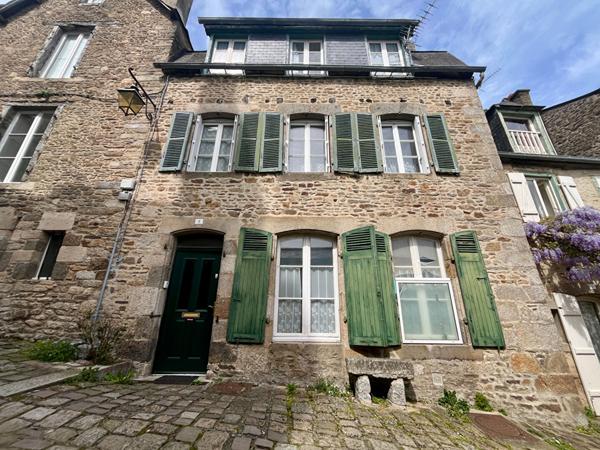 A VENDRE, Maison Bourgeoise à Dinan ,Vue Exceptionnelle sur la Basilique Saint Sauveur