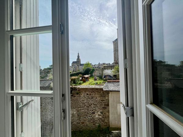 A VENDRE, Maison Bourgeoise à Dinan ,Vue Exceptionnelle sur la Basilique Saint Sauveur