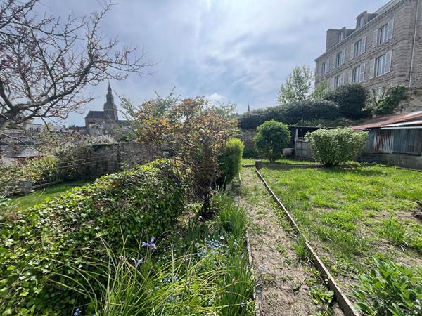 A VENDRE, Maison Bourgeoise à Dinan ,Vue Exceptionnelle sur la Basilique Saint Sauveur