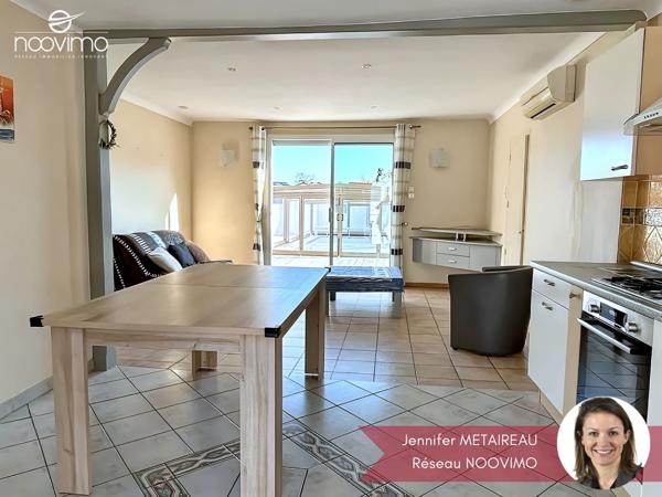 Maison 2 chambres avec double garage et piscine sur parcelle de 540 m²