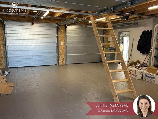 Maison 2 chambres avec double garage et piscine sur parcelle de 540 m²