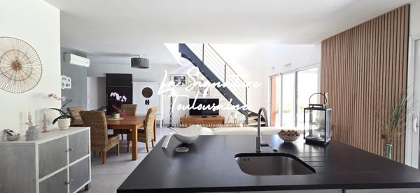 Maison contemporaine - Piscine - Double garage
