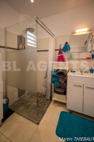 Une maison T3 lumineuse, bien pensée et encore sous garantie décennale : un bien rare à découvrir au