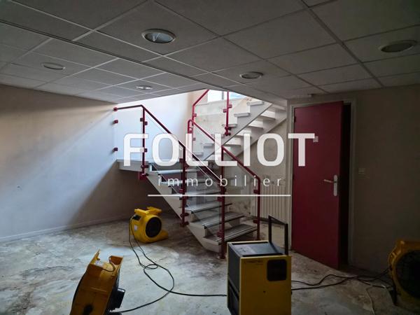 A LOUER - centre ville de VIRE - LOCAL COMMERCIAL de 115 m² AVEC BEL EMPLACEMENT