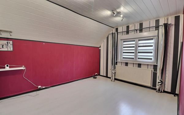 Maison à vendre    5 pièces •  OEting