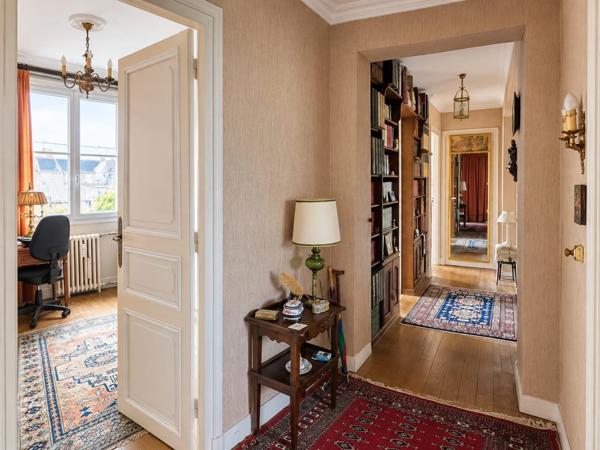 Appartement à vendre 4 pièces 81m² 3 chambres entre Convention et Félix Faure(75015)