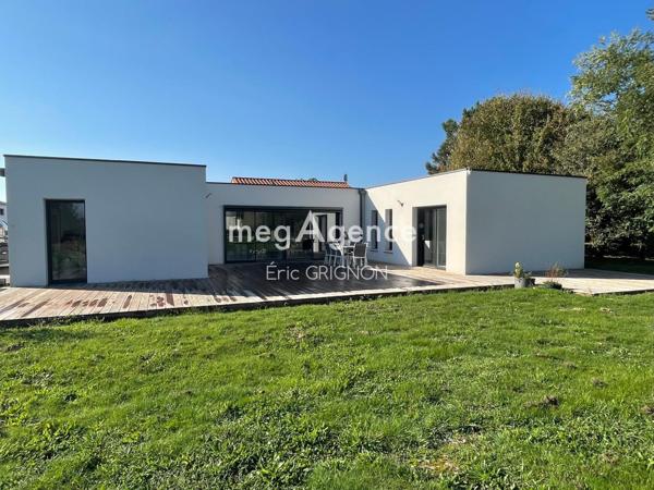 Maison à TALMONT-SAINT-HILAIRE, 85440 - 7 pièces 236m²