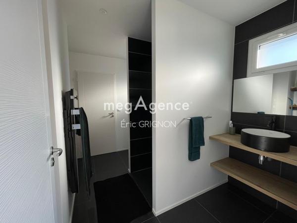 Maison à TALMONT-SAINT-HILAIRE, 85440 - 7 pièces 236m²