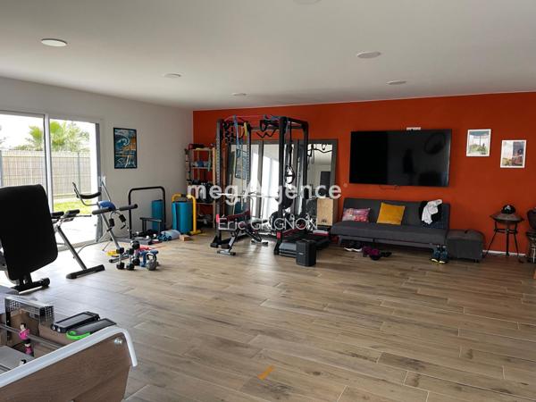 Maison à TALMONT-SAINT-HILAIRE, 85440 - 7 pièces 236m²