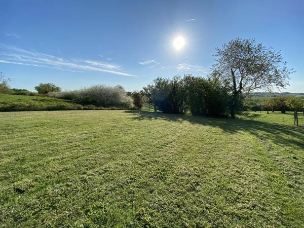 Beau terrain idéalement situé dans la bastide de Monflanquin