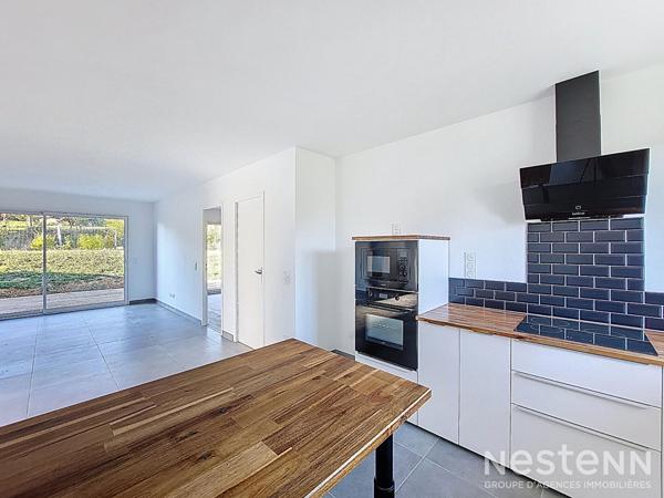 A Vendre Maison neuve construite en 2024 avec trois chambres, garage et jardin