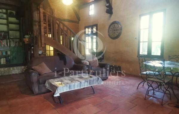 Périgourdine 5 pièces de 180 m2 avec piscine