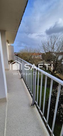 Appartement de type T4 avec 3 chambres, cave et garage proche haras/pentagone, école primaire et arrêt de bus