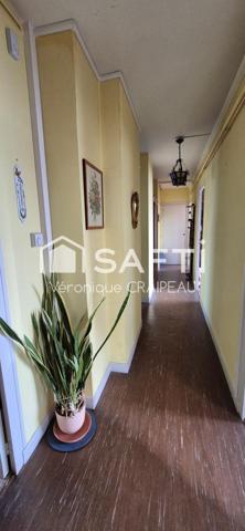 Appartement de type T4 avec 3 chambres, cave et garage proche haras/pentagone, école primaire et arrêt de bus