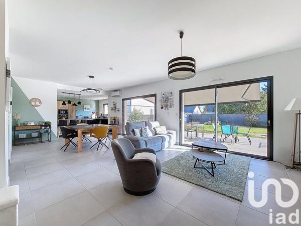 Maison à vendre 6 pièces 143 m² Veigné