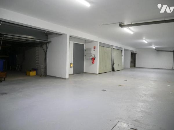 Garage fermé, de 12 m², en sous sol, Secteur " Hôpitaux Facultés / Faculté de Pharmacie".