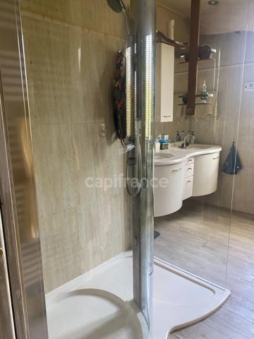 Maisons sur sous sol à vendre 7 pièces AUXERRE (89) de 167 m2 plus 94 m2 pour l'autre maison - piscine terrain