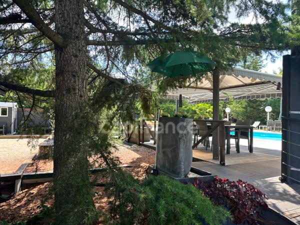 Maisons sur sous sol à vendre 7 pièces AUXERRE (89) de 167 m2 plus 94 m2 pour l'autre maison - piscine terrain