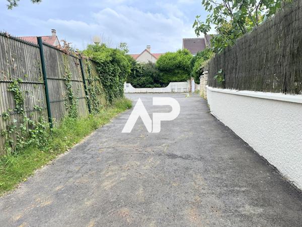 Terrain viabilisé à Montmorency, 406 m² €235 000 ** - Référence 1363