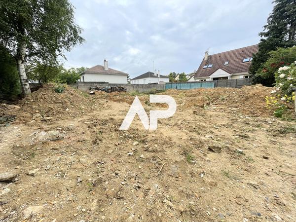 Terrain viabilisé à Montmorency, 406 m² €235 000 ** - Référence 1363