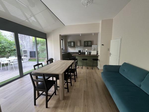Maison à louer 1 200 € CC Angoulême 7 p 171 m² DPE D