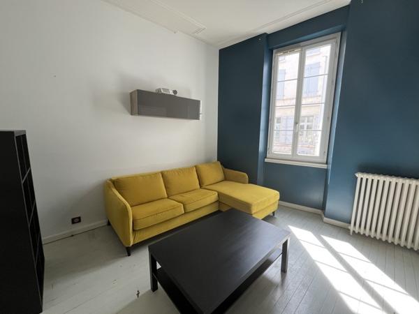 Maison à louer 1 200 € CC Angoulême 7 p 171 m² DPE D