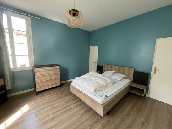 Maison à louer 1 200 € CC Angoulême 7 p 171 m² DPE D