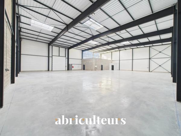 Bâtiment d’activité de 600 m² en vente à Chartres (28000)
