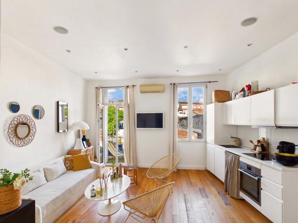 Aix-en-Provence – Centre historique Appartement T2 – 44 m² avec balcon et vue dégagée