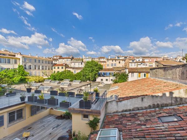 Aix-en-Provence – Centre historique Appartement T2 – 44 m² avec balcon et vue dégagée