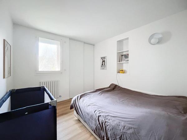 GENEVILLIERS - Beau 4/5 pièces, parfait état général, 3 chambres, box+cave