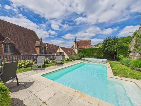 Charmante maison avec piscine à Le Bugue.