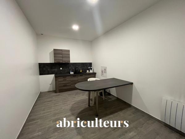 Local industriel avec bureaux en vente à Châteaudun 28200